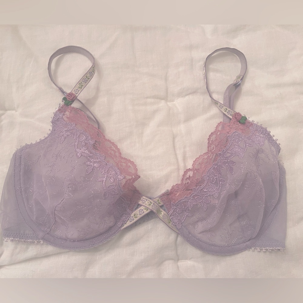 Victoria’s Secret lace underwire bra 34C